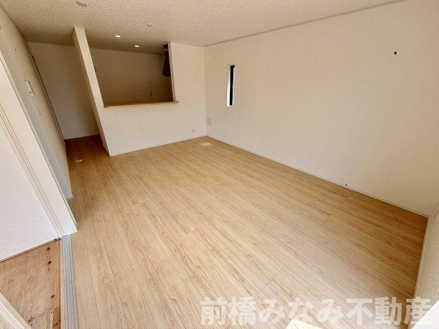 【新築】前橋市青柳町第28　９号棟(全10棟)　クレイドルガーデン　新築建売分譲の居間・リビング|使いやすいリビングです