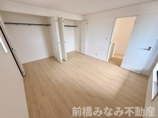 【新築】前橋市青柳町第28　９号棟(全10棟)　クレイドルガーデン　新築建売分譲の洋室|広々とした洋室です