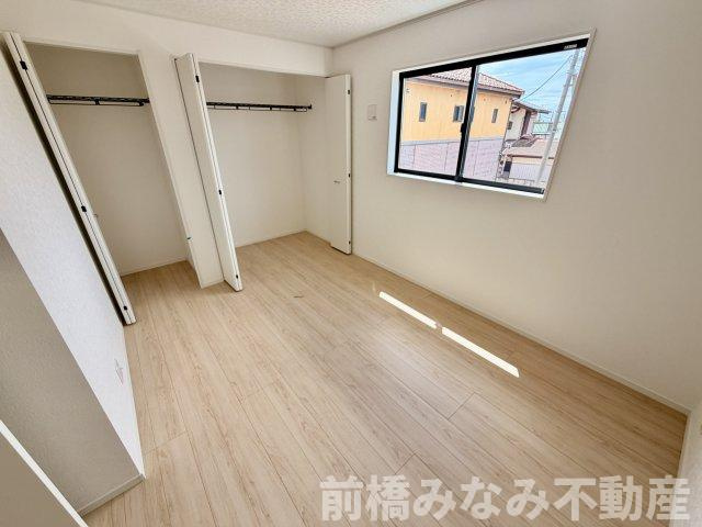【新築】前橋市青柳町第28　９号棟(全10棟)　クレイドルガーデン　新築建売分譲の洋室|明るい洋室です