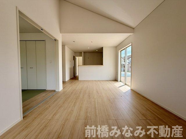 【新築平屋】前橋市青柳町第28　３号棟(全10棟)　クレイドルガーデン　新築建売分譲の居間・リビング
