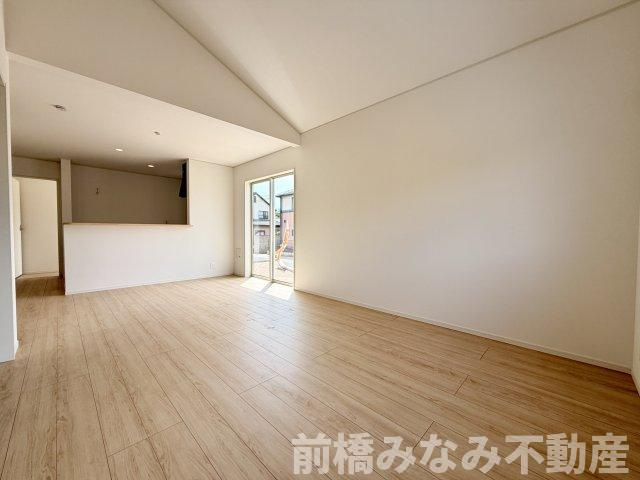 【新築平屋】前橋市青柳町第28　３号棟(全10棟)　クレイドルガーデン　新築建売分譲の居間・リビング