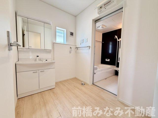 【新築平屋】前橋市青柳町第28　３号棟(全10棟)　クレイドルガーデン　新築建売分譲の独立洗面台