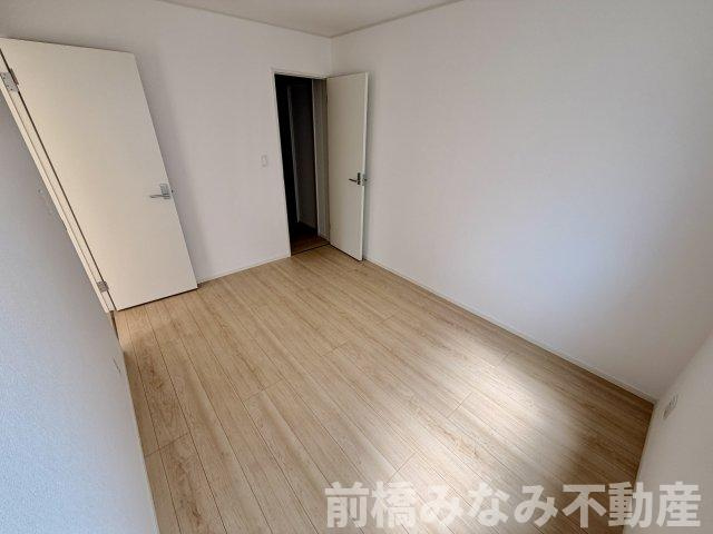 【新築平屋】前橋市青柳町第28　３号棟(全10棟)　クレイドルガーデン　新築建売分譲の洋室