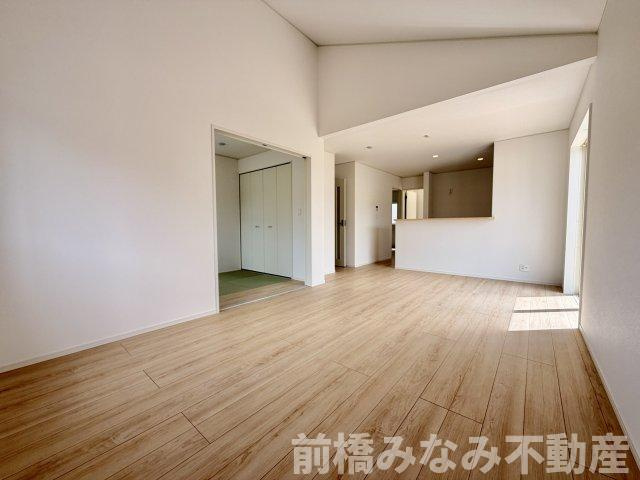 【新築平屋】前橋市青柳町第28　３号棟(全10棟)　クレイドルガーデン　新築建売分譲の居間・リビング