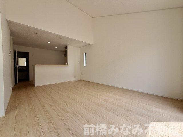 【新築平屋】前橋市青柳町第28　２号棟(全10棟)　クレイドルガーデン　新築建売分譲の居間・リビング|おしゃれな居間です