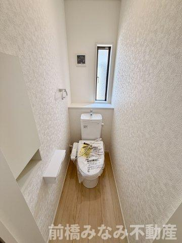 【新築平屋】前橋市青柳町第28　２号棟(全10棟)　クレイドルガーデン　新築建売分譲のトイレ|落ち着いたトイレです