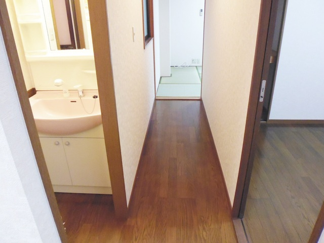 コーポアゼリアのその他|廊下です☆振り分けタイプ☆