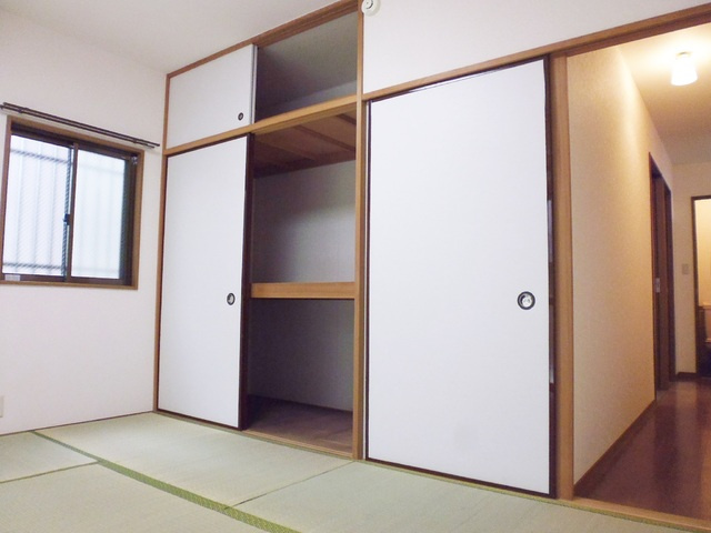 コーポアゼリアの収納|押入れあります！