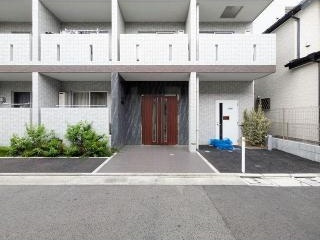 アーバーハイツ六町4丁目のエントランス