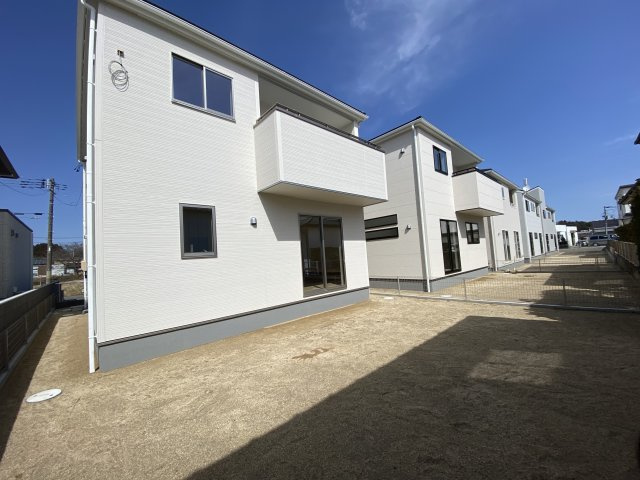 【いわき市内郷白水町／1号棟】＼広々20帖以上LDK♪／の外観|ご成約の方に選べる家電プレゼントキャンペーン実施中です♪
あると嬉しい家電が揃っています！さらにお選び頂いた商品にプラスして「美味しいパンが焼けるアラジンのトースター」をお付けします！期間限定(^^♪