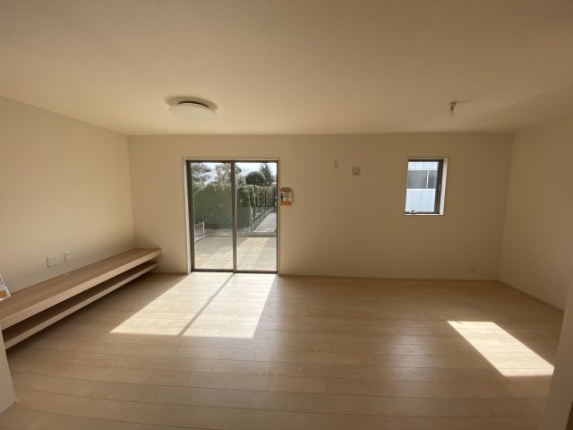 【いわき市内郷白水町／1号棟】＼広々20帖以上LDK♪／の居間・リビング|同施工◆ゆったりとした居間です