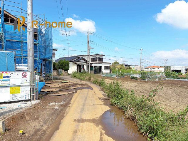第2土浦市天川　新築戸建て　1号棟の前面道路含む現地写真|周辺環境も併せて案内致します♪
閑静な住宅地で笑顔あふれる新生活！
ぜひ現地へお越しください♪