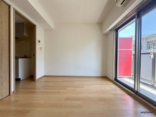 グランパシフィック大国町　仲介手数料無料の居間・リビング