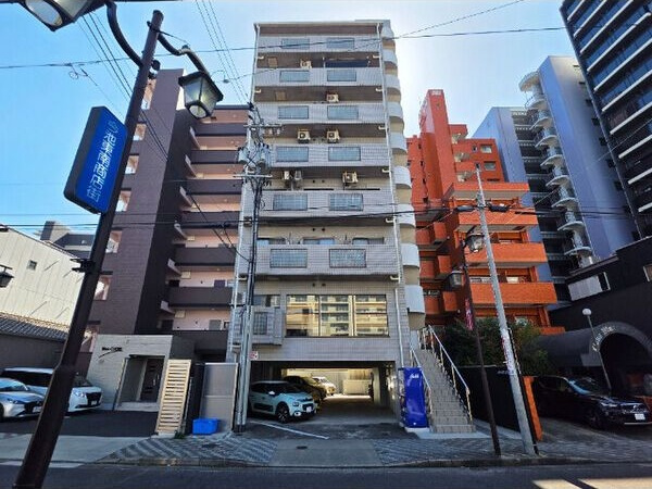 川辺529ビルの外観