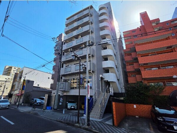 川辺529ビルの外観