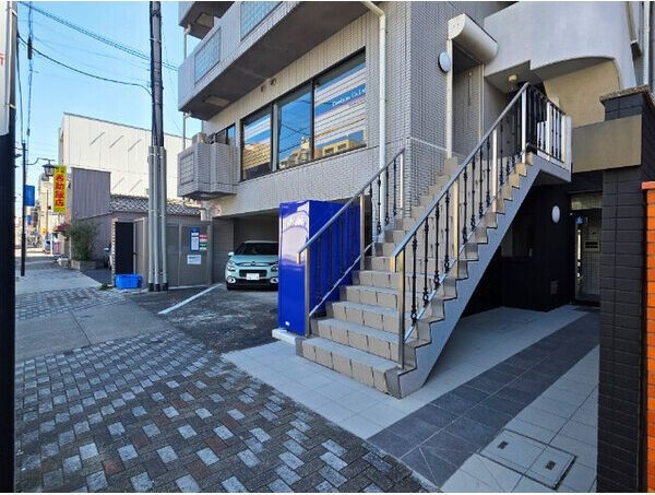 川辺529ビルの外観