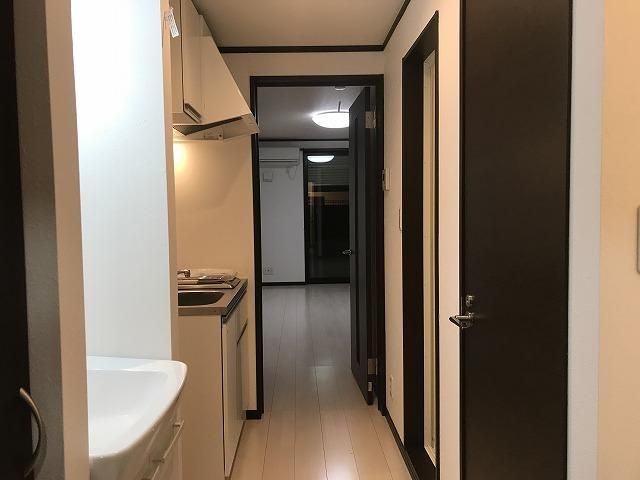 草加市氷川町のアパートの内装
