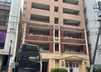 【現況写真】 | ジェイシティ相模原 | 道幅が広い場所は日当たりや風通が良好です。幅が広いのですれ違いも可能ですし大きな車でも駐車可能！一方で、大型車が通ることも多くなるため交通量の増加により騒音に繋がります。また土地の値段が高くなります。