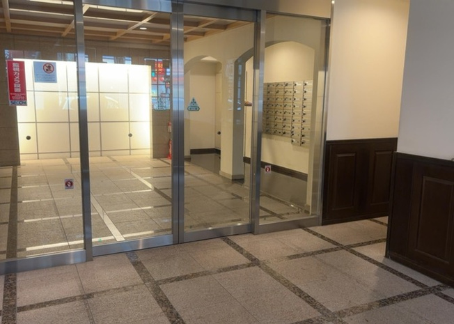 【内装】 | ジェイシティ相模原 | 共用部分は、一棟の建物に住む区分所有者全員が共同で所有するとし、共用部分の管理、補修などは、区分所有者で形成される管理組合が行います。個人の判断で勝手に変更することはできませんので覚えておきましょう。