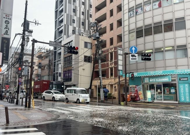 【外観】 | ジェイシティ相模原 | 外観はマンション管理がされているかの目安になります。築年数が古いと、壁面は劣化してひび割れが生じることも！建物が古びていても細かいところが修繕されていると、きちんと管理されているなぁと感じるでしょう。