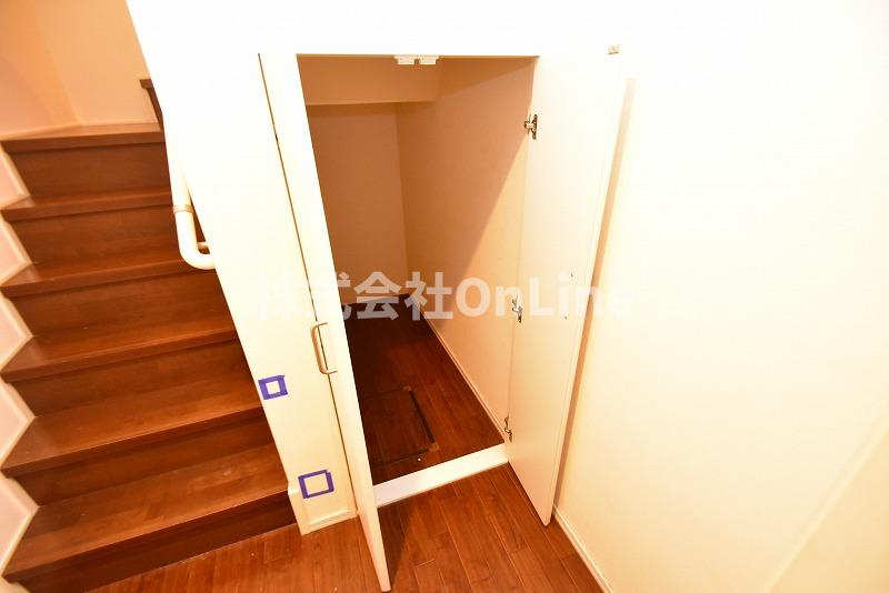 八尾市空港１丁目のアパートの収納