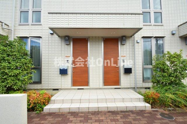 八尾市空港１丁目のアパートの玄関