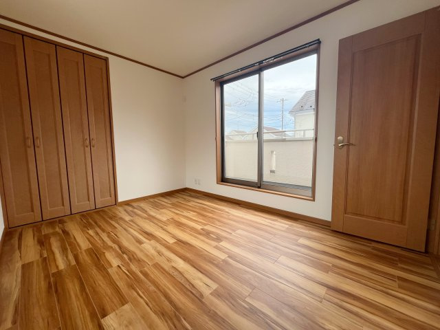 入間市狭山台1丁目中古戸建の洋室|【洋室6帖】南向きで日当たり良好です！