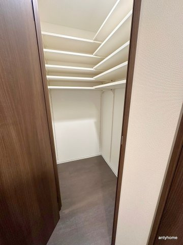 AFFLUENCE難波EAST　仲介手数料無料の収納