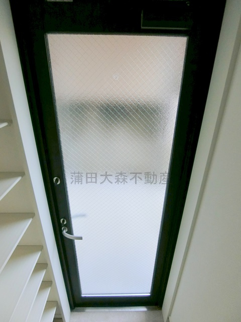 イリス糀谷の玄関