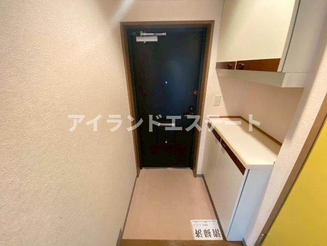 メゾン本庄　最上階　3面採光　TVドアフォンの玄関