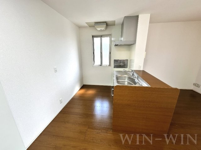 ロイヤルウィットのキッチン|イメージ（同建物内別部屋の写真です）