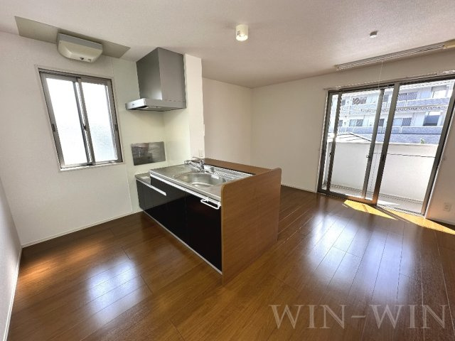 ロイヤルウィットの居間・リビング|イメージ（同建物内別部屋の写真です）