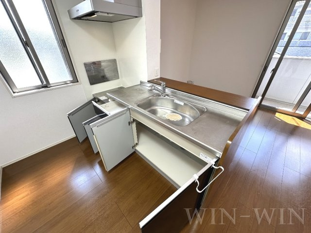 ロイヤルウィットのキッチン|イメージ（同建物内別部屋の写真です）
