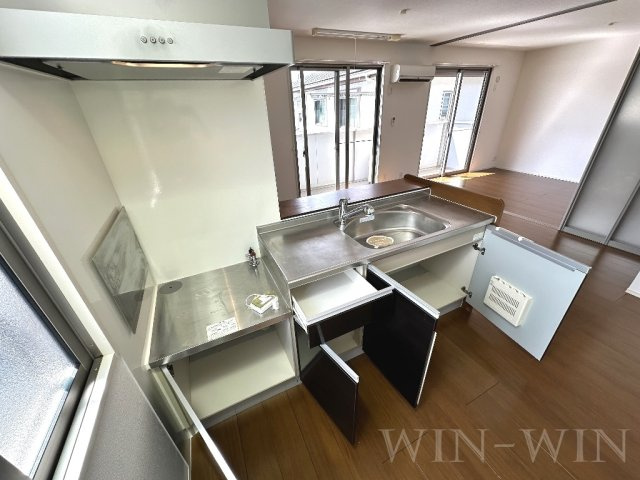 ロイヤルウィットのキッチン|イメージ（同建物内別部屋の写真です）