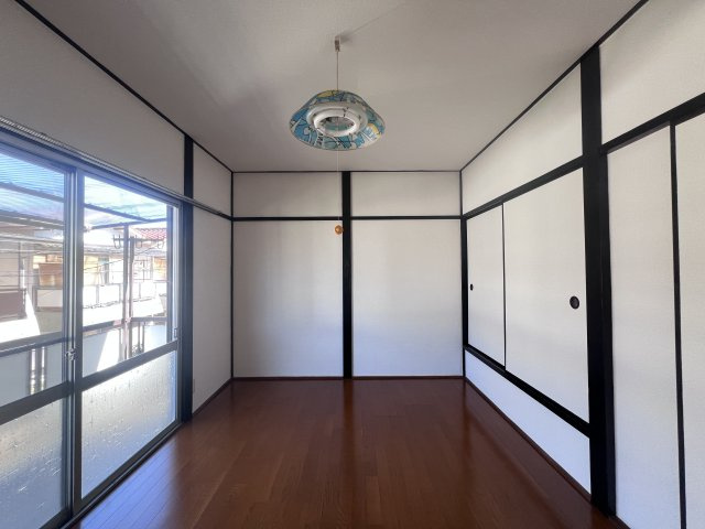 西岡戸建ての洋室