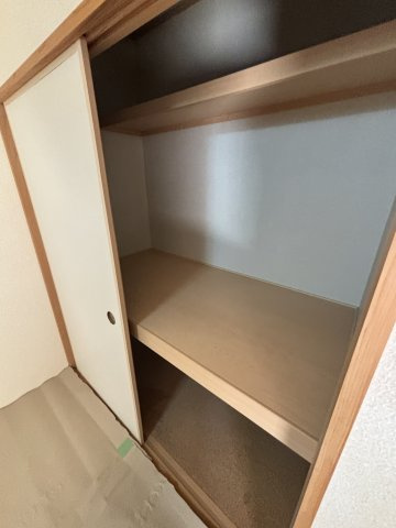 土樋１丁目貸家の収納