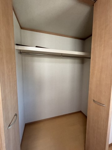 土樋１丁目貸家の収納