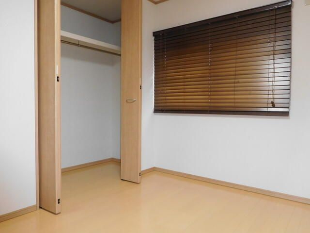 土樋１丁目貸家の収納