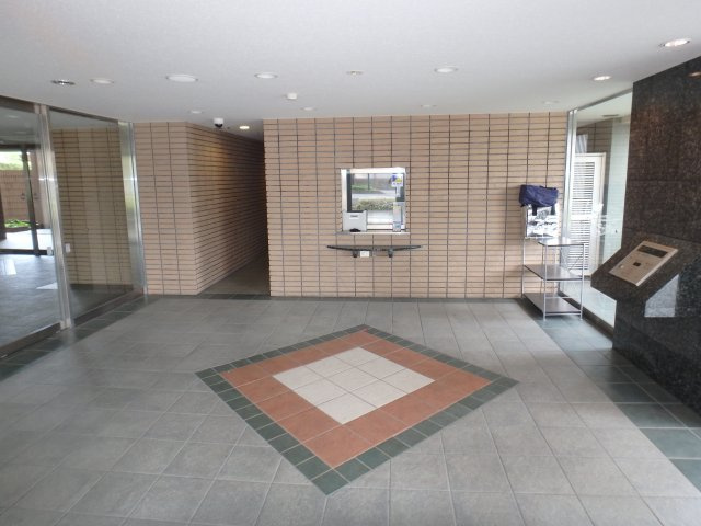 アンビシャスプラザ坂戸のエントランス
