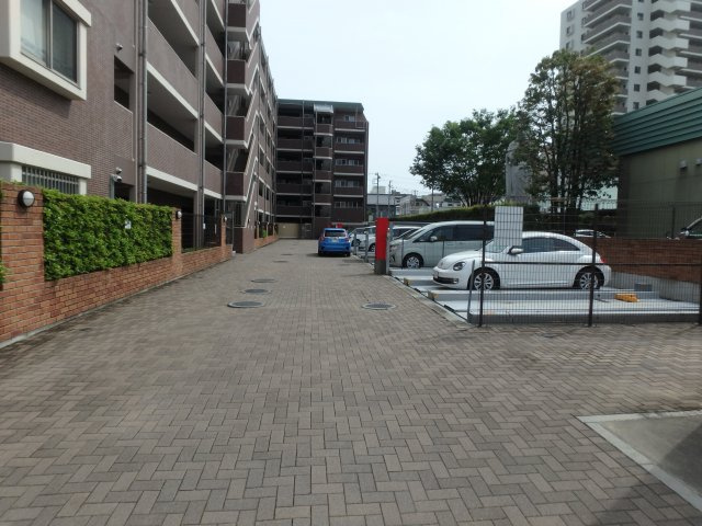 アンビシャスプラザ坂戸の駐車場