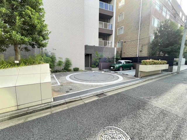BRANZ南麻布の駐車場