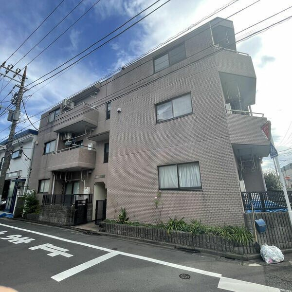 スリーハイム鹿浜の外観