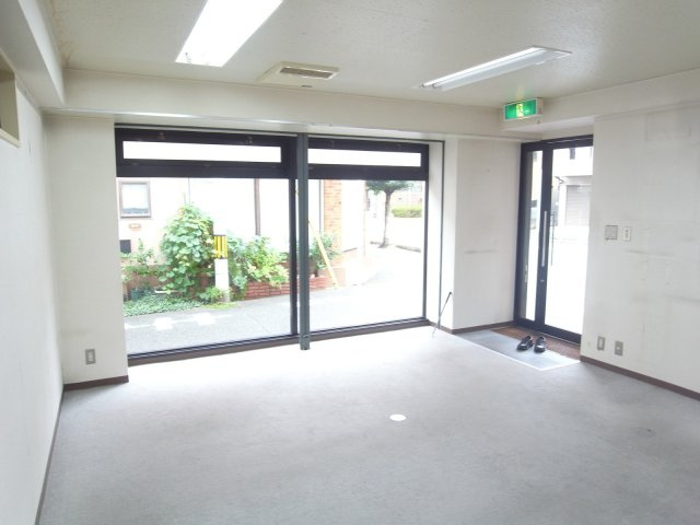 豊中市曽根東町６丁目の店舗事務所