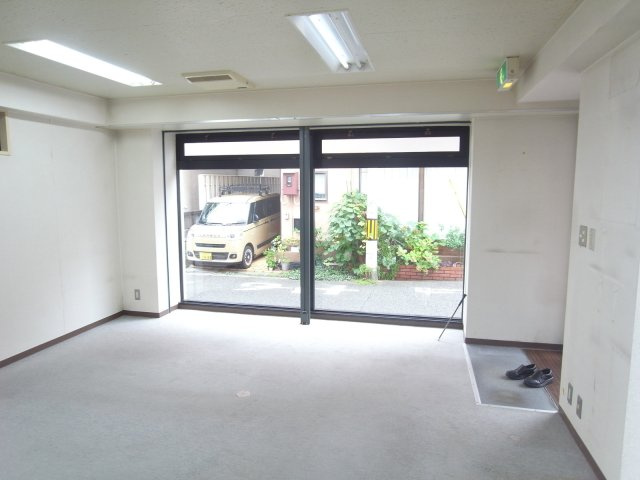 豊中市曽根東町６丁目の店舗事務所