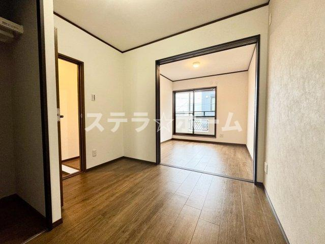 川岸町 中古戸建の洋室|スタンダードな洋室です
