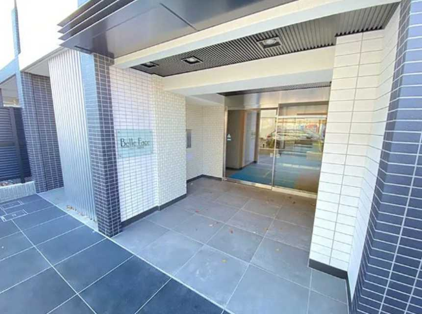 エトワール駒沢大学　洋室ゆったり8.4帖　眺望良好　駒沢公園徒歩圏内のエントランス