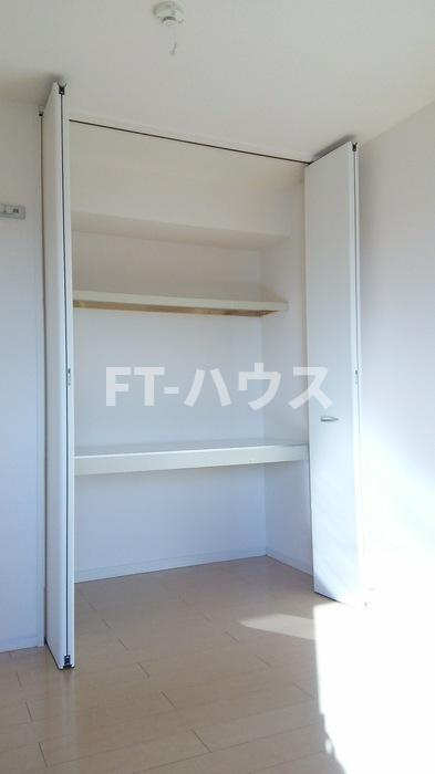 クロシェット Aの収納|クローゼット