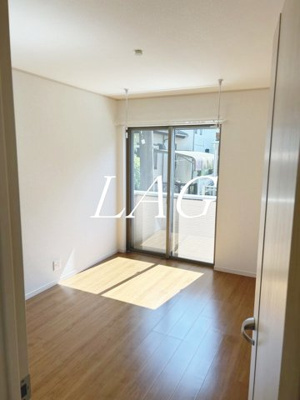 【居間・リビング】 | シャルマン指扇 | 洋室のお部屋です。