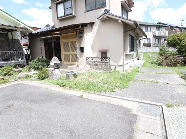 ホクラニ邸の駐車場