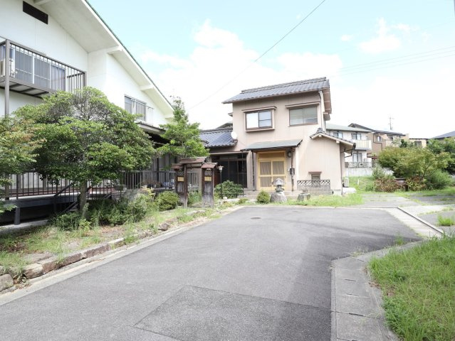 ホクラニ邸の駐車場